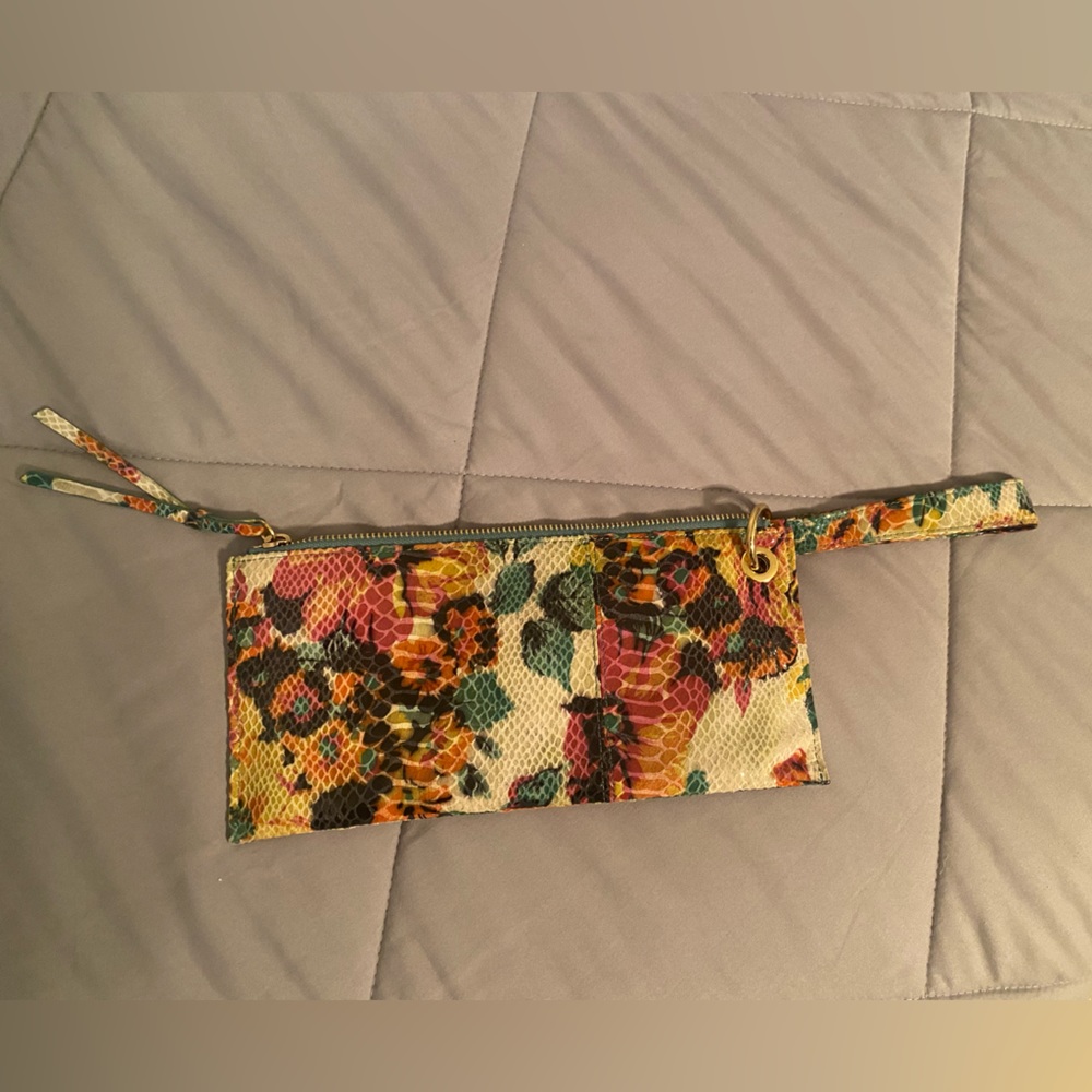 Hobo Vida Wristlet - Picture 2 of 3